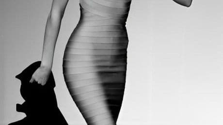 'Bandage dress': el diseño que renace este 2025 de manos de estrellas como Kaia Gerber o Caro Daur