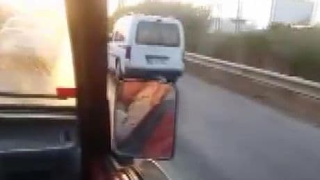 Emniyet şeridini kullanan uyanık sürücülere tepki