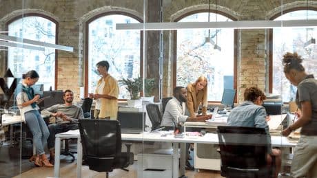 La Generación Z lidera la vuelta a la oficina