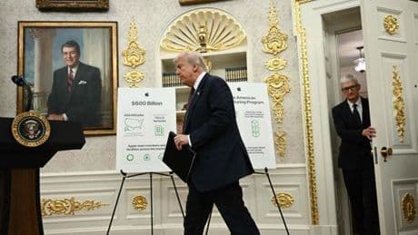 Apple promet à Donald Trump d’investir 100 milliards de dollars supplémentaires aux Etats-Unis