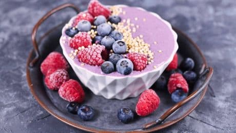 Bananen und Beeren: Besser nicht zusammen essen