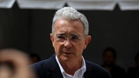 De las chuzadas a los falsos testigos: Álvaro Uribe Vélez, el expresidente que siempre estaba protegido de sus escándalos