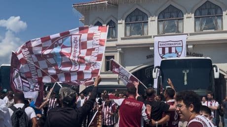 Bandırmaspor aşkı yollara taştı
