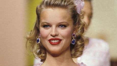 Iconic 90s Wonderbra model shows off sensational looks 25 years on