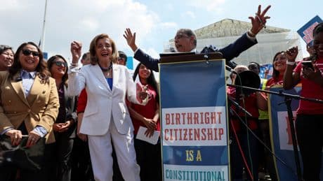 El Supremo de Estados Unidos se muestra dividido en el caso de la ciudadanía por nacimiento