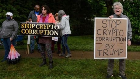Bitcoin & Co.: Trump veranstaltet Krypto-Dinner – begleitet von Protesten