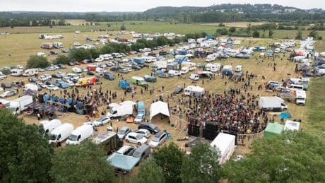 «Ils nous disent qu’ils se foutent de la propriété privée et que la nature appartient à tout le monde» : ces agriculteurs excédés par la multiplication des rave parties