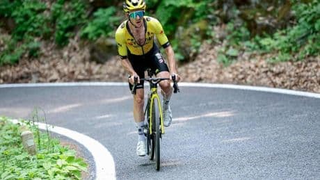 La Finestre da el Giro a Simon Yates