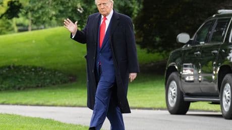 Trump threatens 25% tariff on Apple iPhones and 50% on EU products starting June 1