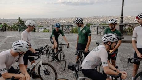 Un an après les Jeux, la rue Lepic redevient le temple parisien du vélo pour l’épilogue du Tour de France