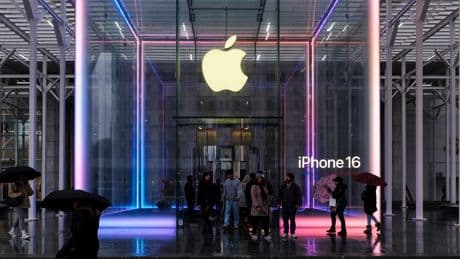 Apple Tops Wall Street Expectations With $24.78 Billion Profit