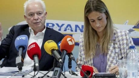 Santander pierde las rutas de París, Milán, Viena y Roma con Ryanair
