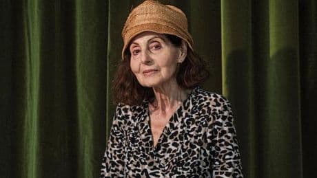 Lily Brett: "Mein Vater brachte mir bei, dass Lachen den Schmerz durchdringt"