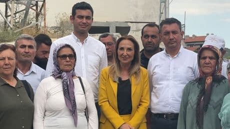 CHP’li Nazlıaka, müdür tarafından tacize uğrayan koruma altındaki kız çocuğuyla görüştü