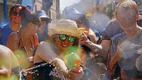Vallecas | Madrid: Kampf ums Wohnen mit gezückter Wasserpistole