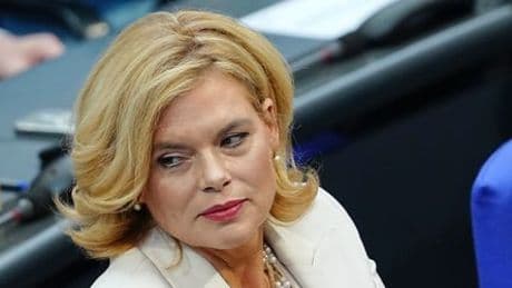 Julia Klöckner: Massive Kritik an ihren Aussagen zu politischer Einmischung der Kirchen