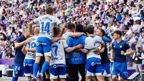 El Alavés cumple ante el Valladolid y se queda en Primera
