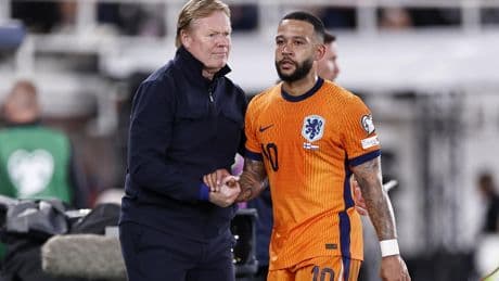 Memphis Depay grapt over ’strijd’ met Robin van Persie: ’Hij heeft mijn nummer niet’