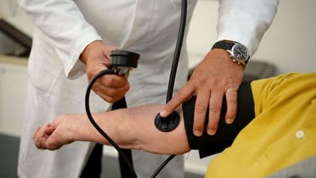 Krankenversicherung: Behandlungskosten von Bürgergeldempfängern: Krankenkassen wollen gegen Bund klagen