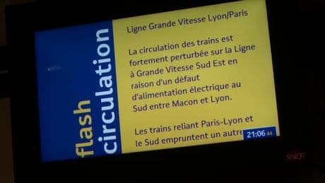 "Je sais pas si on partira ce soir": jusqu'à 4h30 de retard à la gare de Lyon suite à un incident électrique provoqué par la foudre