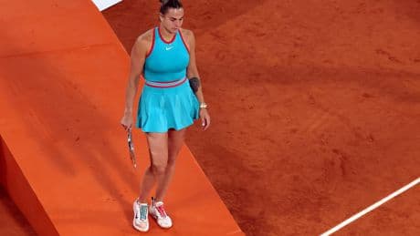 Aryna Sabalenka biedt Coco Gauff excuses aan: ’Superemotioneel en niet erg slim’