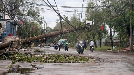 Kajiki Tayfunu Vietnam’ı vurdu: 1,6 milyon kişi elektriksiz kaldı