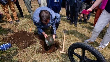 German burials of Nazi remains stir controversy over national memory