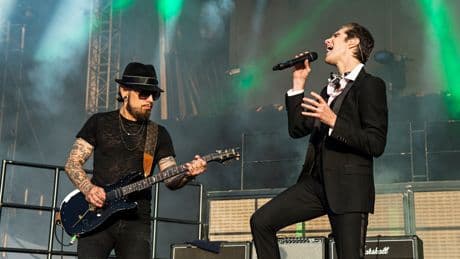 Jane's Addiction bandmates sue each other over onstage fight that ended tour