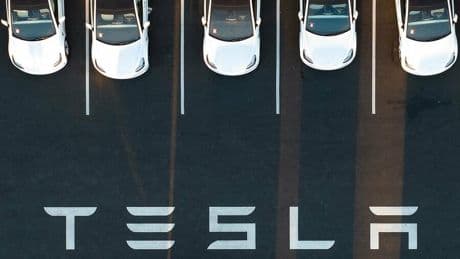 Musk-Konzern: Absatzrückgang beschert Tesla größtes Umsatzminus seit gut zehn Jahren