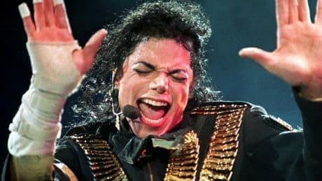 Une chaussette portée par Michael Jackson mise aux enchères à Nîmes