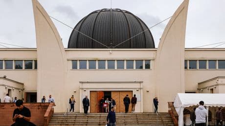 Surpris dans la Grande Mosquée de Strasbourg, un cambrioleur menace un fidèle au couteau puis s’enfuit