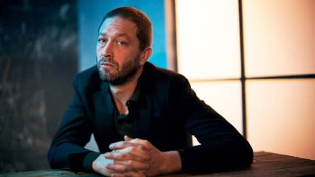 Hold the yelling: Ebon Moss-Bachrach says 'The Bear' set is 'very loving'