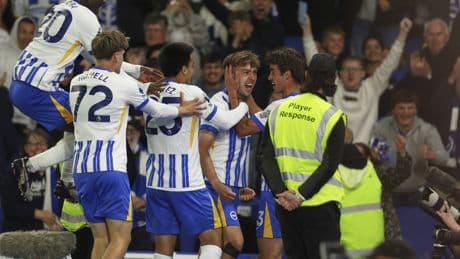 Brighton, sahasında Liverpool'u 3 golle geçti