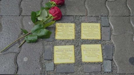 Antisemitische Tat: Entfernte Stolpersteine sind provisorisch ersetzt