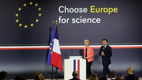 «Chérissons la science libre»: la France et l'UE investissent pour attirer les scientifiques menacés