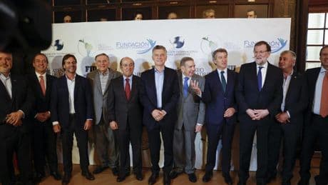 Aznar, Rajoy y Feijóo apadrinan en Madrid la conjura de la derecha latinoamericana para recuperar el poder
