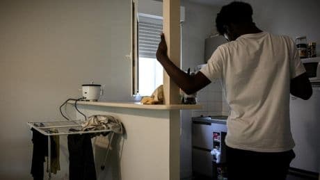 France: les recommandations de la CNDCH pour mieux accompagner les mineurs non accompagnés