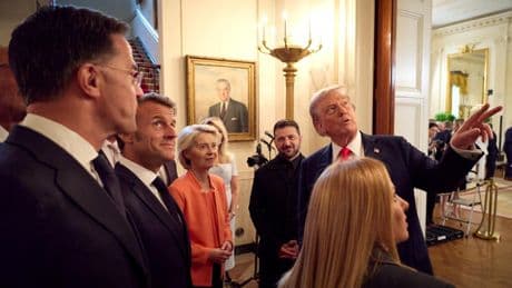 Guerre en Ukraine : le sursaut des Européens pour ramener Trump dans leur camp