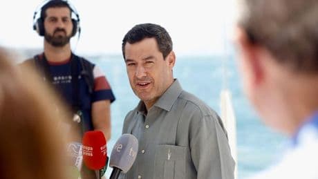 Moreno responde a las críticas por su ausencia en los incendios de Tarifa y Córdoba: "No soy partidario de hacerme fotos gratuitas"