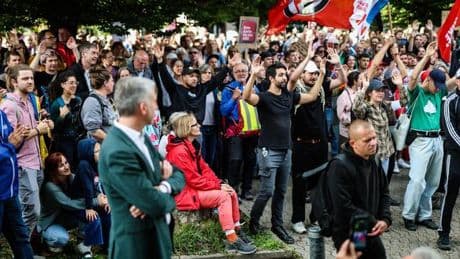 Umstrittene Diskussion: Hunderte demonstrieren gegen Streitgespräch Palmers mit AfD