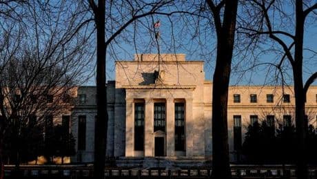 Trotz Kritik von Trump – US-Notenbank Fed belässt Leitzins auf hohem Niveau