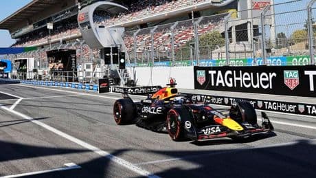 Gematigd positieve tweede training voor Max Verstappen in Barcelona, Oscar Piastri rijdt snelste tijd