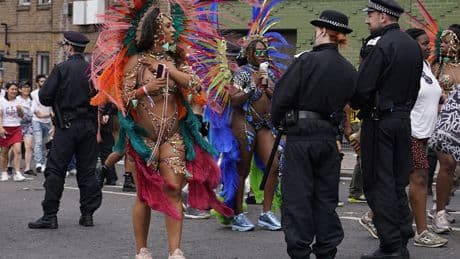 ¿París o Londres? Del 'coup de foudre' al 'slow burn love', pros y contras de los dos faros de Europa