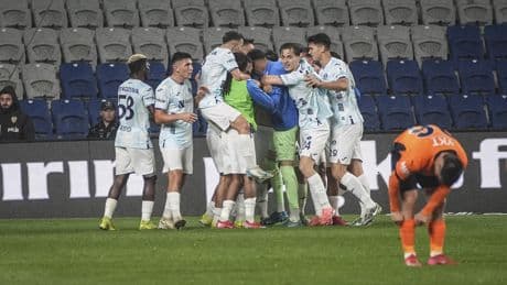 Başakşehir'e büyük şok! 10 kişilik Adana Demirspor ligde 19 maç sonra galip geldi