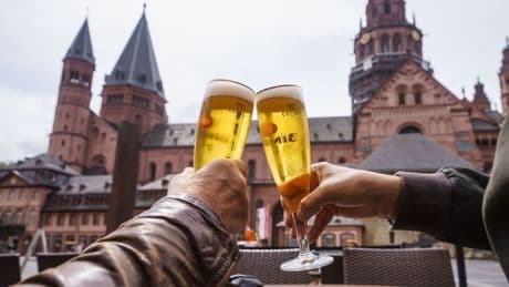 Von Restaurant bis Kneipe: Gastrobranche sieht Trend zum Essen und Trinken im Freien
