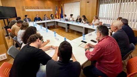 Gan Pampols se reúne con las asociaciones de víctimas para explicar el plan de recuperación