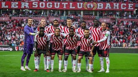 Samsunspor'da yaprak dökümü! 5 oyuncu ile yollar ayrıldı