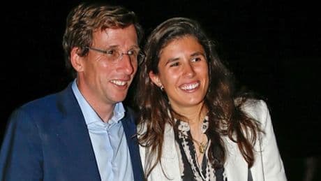 Así fue el discreto bautizo de Lucas, el hijo de José Luis Martínez-Almeida y Teresa Urquijo
