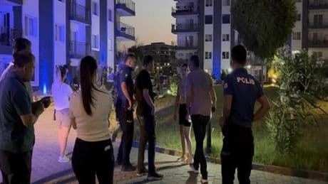 Evde düşerek yaralandığı belirtilen adamı, eşinin bıçakladığı ortaya çıktı