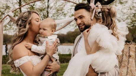 Romy (32) uit ’Utopia’ had postnatale depressie: ’Ik wilde geen moeder meer zijn’